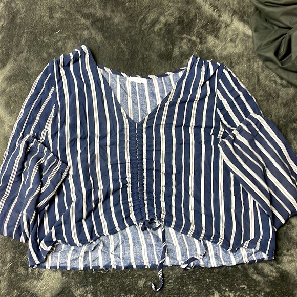 LONG SLEEVE ADJUSTABLE CROP - Picture 2 of 2